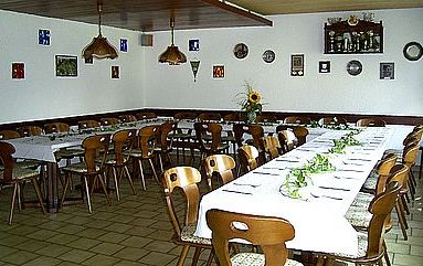 Bei der Vorbereitung für eine Familienfeier Bei der Vorbereitung für eine Familienfeier